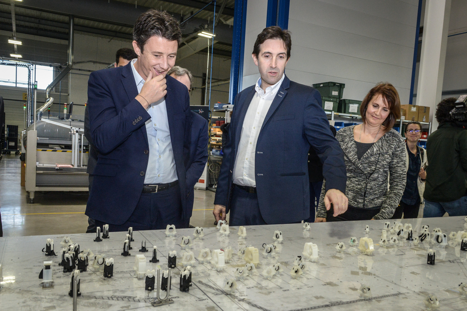La journée de benjamin Griveaux a débuté par la visite de l’entreprise Copelectronique qui produit des solutions industrielles notamment dans l’aéronautique.©I.MIQUELESTORENA