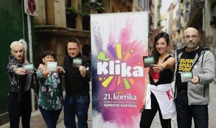 Abestiaren aurkezpen agerraldia.