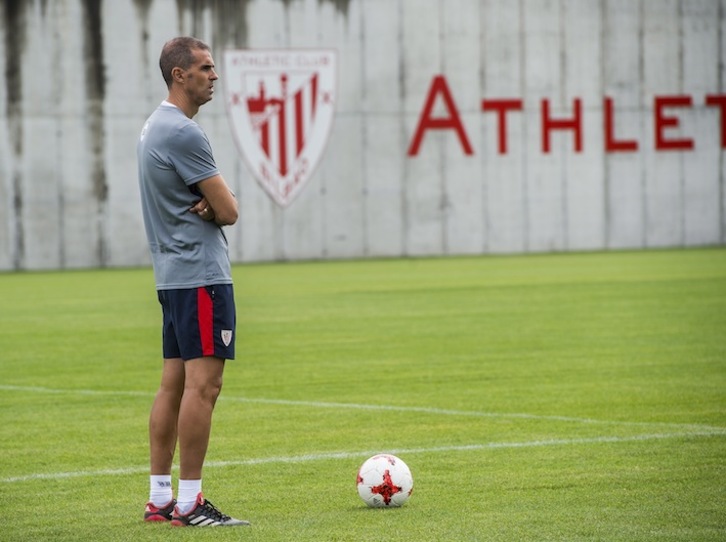 Gaizka Garitano en Lezama. (Luis JAUREGIALTZO/FOKU).