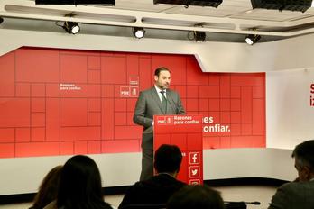 José Luis Abalos, en su comparecencia de este martes en Ferraz. (@PSOE) 