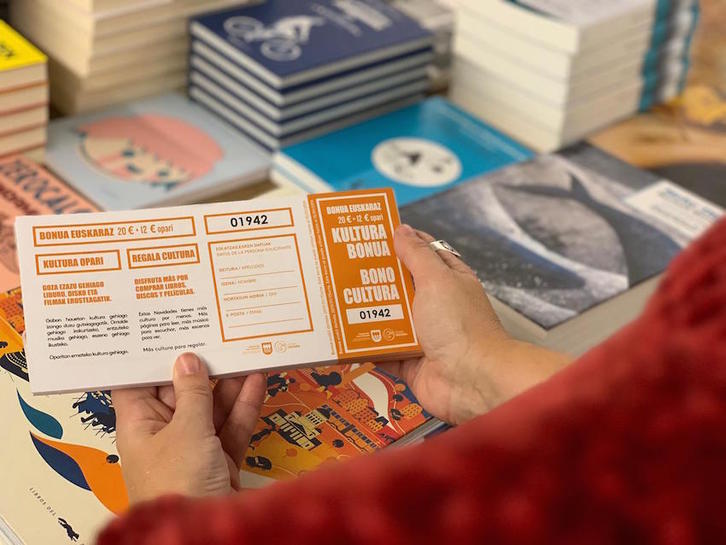 Euskarazko produktuak erosiz gero, hamabi euroko hobaria izango da. (GIPUZKOAKO ALDUNDIA)