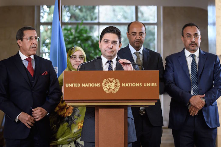 La delegación marroquí, encabezada por el ministro de Exteriores Nasser Bourita. (FABRICE COFFRINI / AFP)