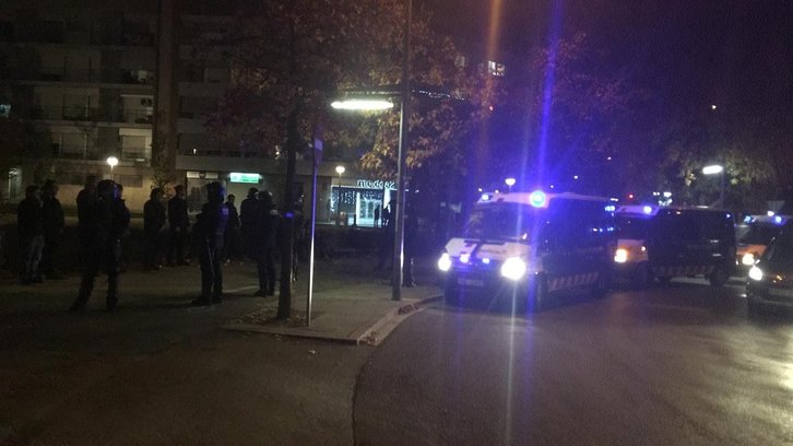 Dotaciones de los Mossos en Terrassa. (@Arran_jovent)