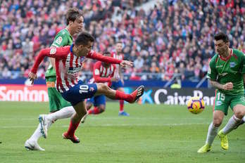 El Atlético ha resultado ser mucho más eficaz que el Alaves. (Curto DE LA TORRE/AFP)