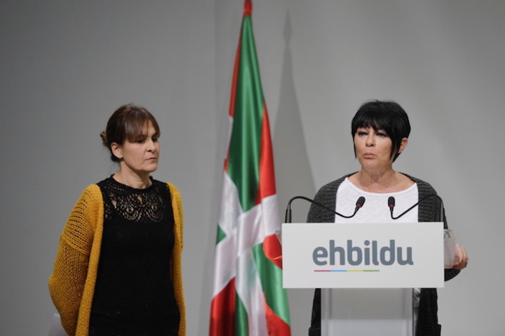 Nerea Kortajarena y Maddalen Iriarte, esta tarde en Donostia. (Gorka RUBIO/FOKU)