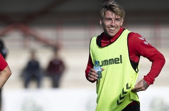 Brandon, en el entrenamiento en Taxoare. (OSASUNA)