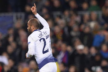 Lucas Moura celebra su gol. (Josep LAGO/AFP)