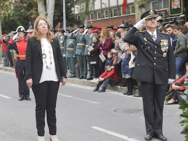 La delegada Carmen Alba y el jefe expedientado, Daniel Rodríguez. (Idoia ZABALETA/FOKU)