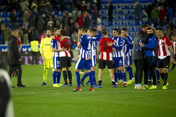 Final del partido en Mendizorrotza. (Jaizki FONTANEDA / FOKU)