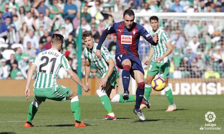 1-2koa egiteko sekulako aukera izan du Kike Garciak. (@SDEibar)