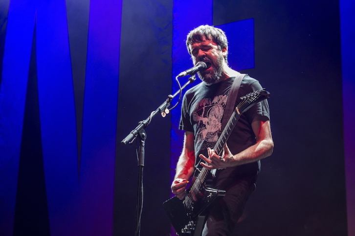 Gorka Urbizu, taldeak Barakaldoko BEC-en eskaini zuen kontzertu masiboan. (Aritz LOIOLA/FOKU)