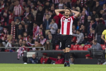 Aritz Aduriz ha sido quien ha abierto el marcador desde los once metros. (Monika DEL VALLE/FOKU)