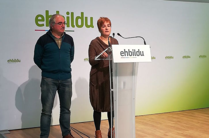 Xabier Olano eta Rebeka Ubera, gaurko agerraldian. (EH BILDU)