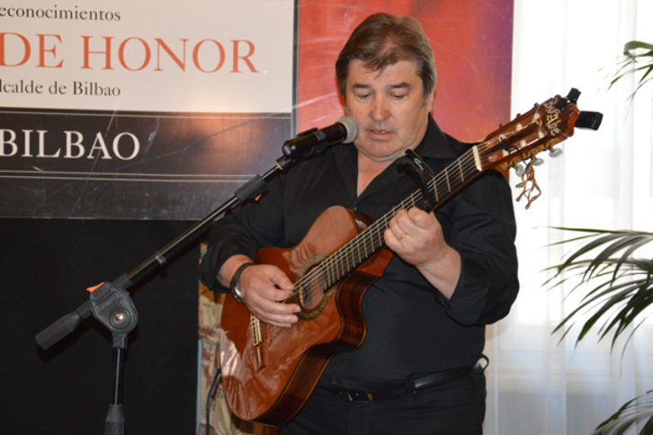 El cantante Iñaki Basabe.