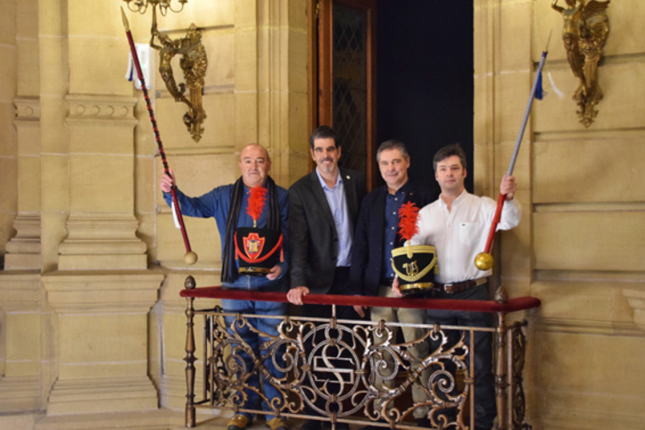 La presentación de las tamborradas de adultos ha tenido lugar en el Ayuntamiento. (Donostia.eus)