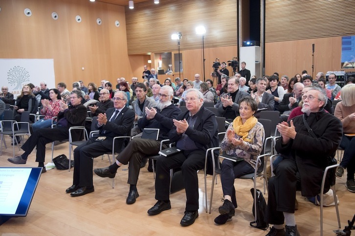 Iruñeko Baluarten egin du Euskaltzaindiak bilkura. (Iñigo URIZ/FOKU)