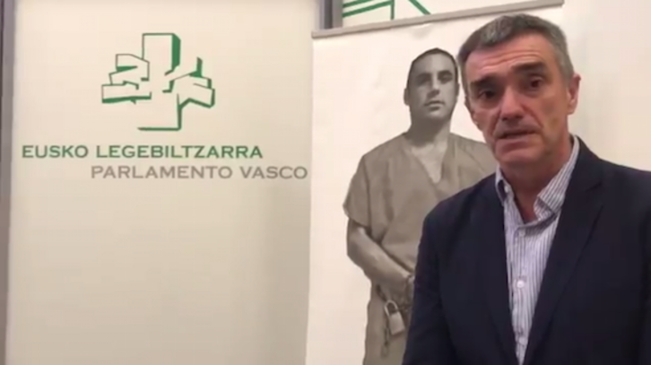 Captura de pantalla del mensaje difundido por Fernández en Twitter. (NAIZ.EUS)