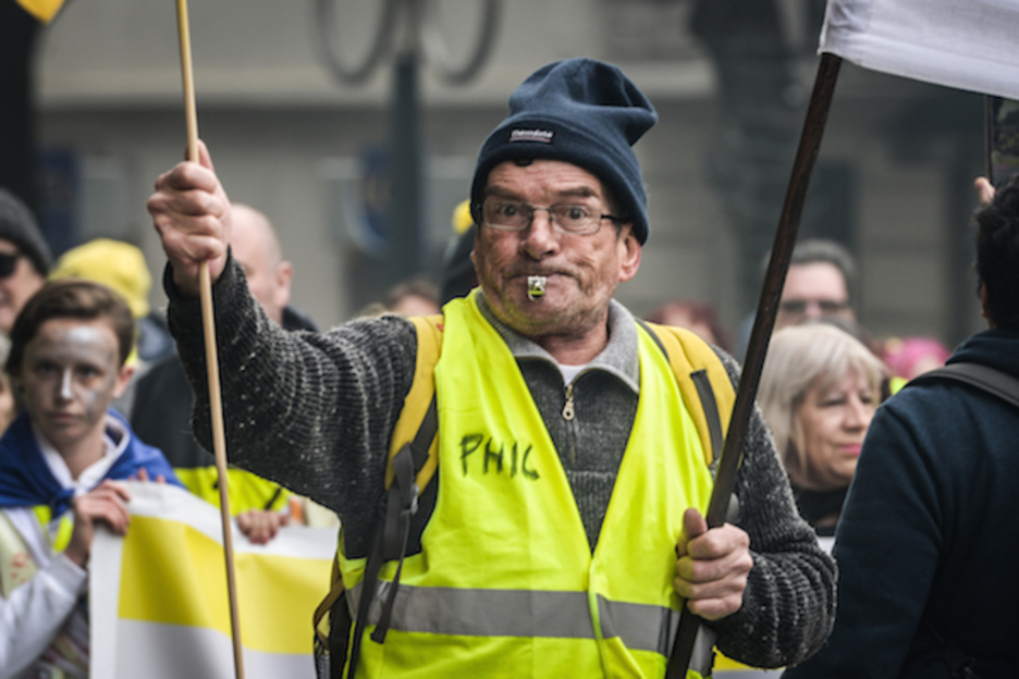 Txaleko horiek manifestazioei eusteko nahia adierazi dute. ©Isabelle Miquelestorena