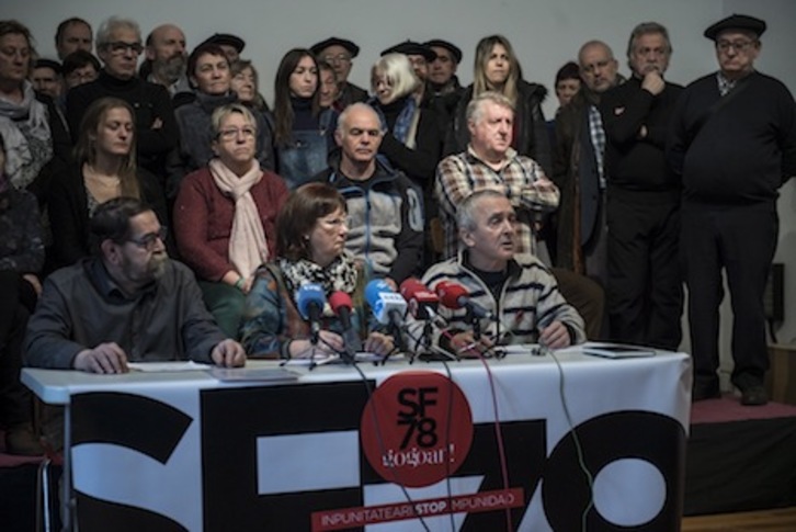 Rueda de prensa sobre la presentación de la querella contra Martín Villa por los sanfermines de 1978. (Jagoba MANTEROLA/FOKU)