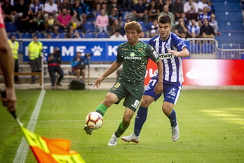 Inui, con la camiseta del Betis el pasado agosto en Mendizorrotza. (Jaizki FONTANEDA / FOKU)