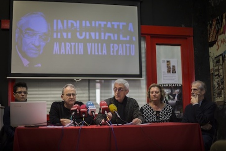 Presentación de la campaña del juicio contra Martín Villa. (Iñigo URIZ/FOKU)