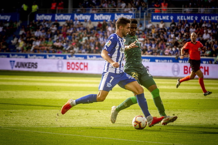Rubén Sobrino, en un partido frente al Betis.(Jaizki FONTANEDA / FOKU)