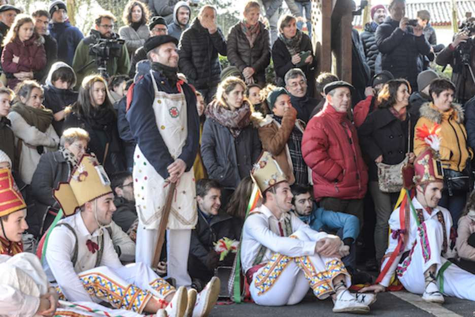 Ikusgarria Luhuson eskaini behar zuten arren, azkenean, Makeako Mindegia aterpean iragan zen. ©Isabelle Miquelestorena