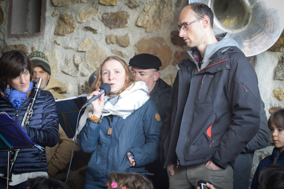 Elixabet Etxandi eta Amets Arzallus bertsolariek ere Libertimenduan parte hartu zuten. ©Isabelle Miquelestorena