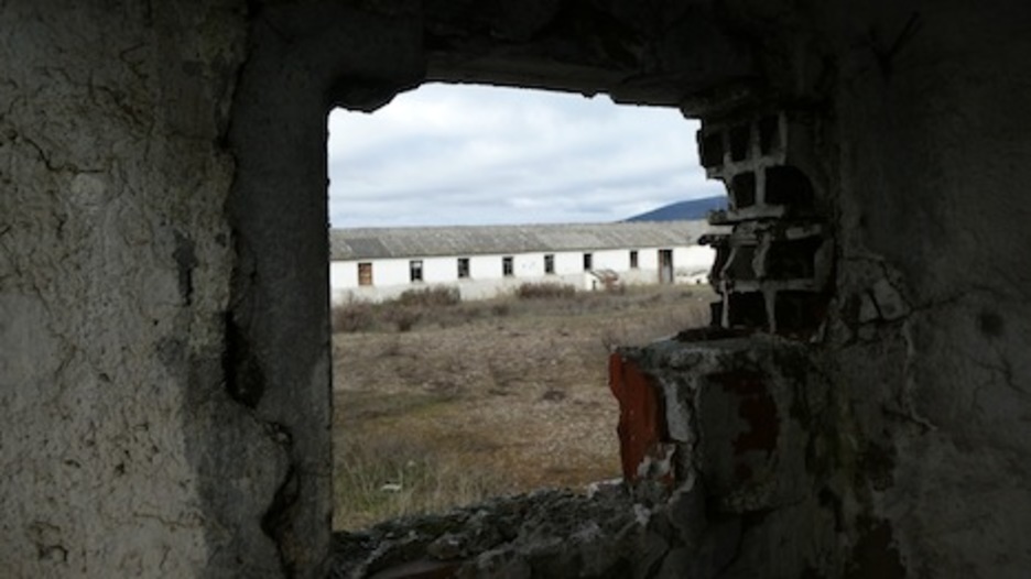 La mayoría de los barracones ya no cuenta con ventanas. (Iñaki VIGOR)