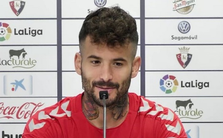 Rubén García, en una comparecencia ante los medios. (OSASUNA)