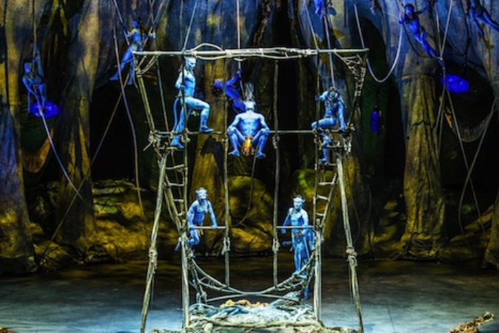 Los Na'vi del Circo del Sol sumergen a Iruñea en el mundo de Pandora. (CIRCO DEL SOL)