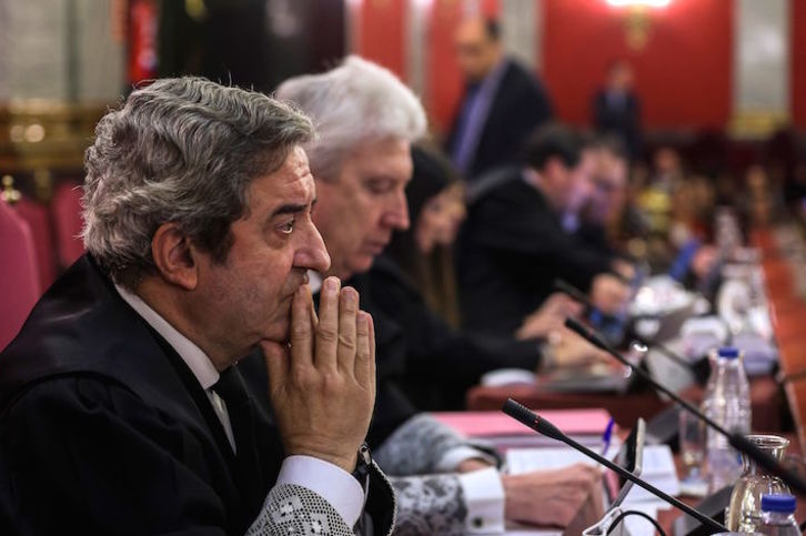 El fiscal Javier Zaragoza, durante la primera sesión del juicio por el 1-O. (EFE POOL)