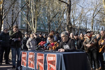 Rueda de prensa ofrecida hoy en Gasteiz. (Endika PORTILLO/FOKU)