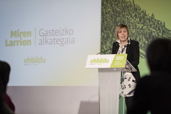 Miren Larrion interviene en el acto de EH Bildu en Artium