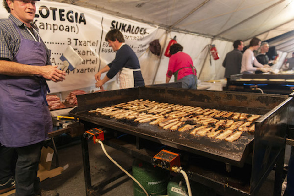 Seaskako burasoek txandak ziurtatu zituzten gaualdian. ©Guillaume Fauveau