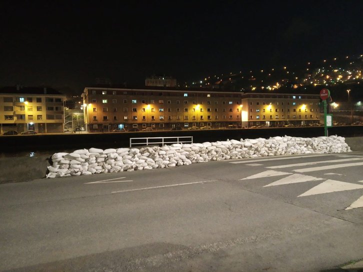 Medidas tomadas por el Ayuntamiento para evitar desbordamientos. (@goikodeustu)