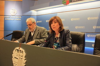 Cristina Uriarte sailburua eta Jose Angel Ayucar. (IREKIA)