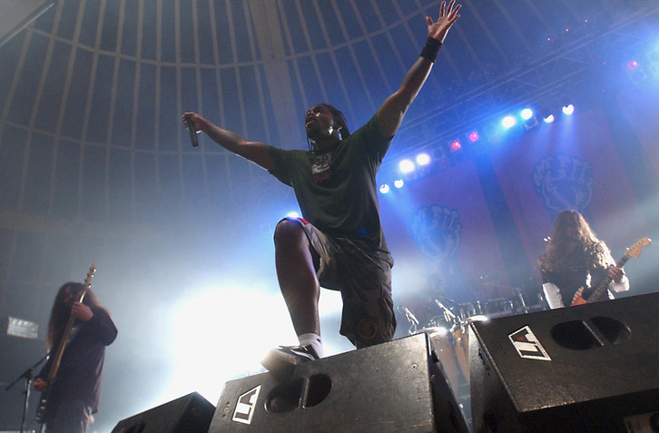 Elorrioko topaguneko (2002) une bat, Sepultura taldea oholtzan. (Gari GARAIALDE | FOKU)