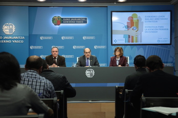 El consejero Jon Darpón, en la presentación del plan para la atención primaria. (Endika portillo / AFP)