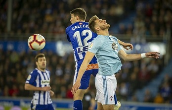 Calleri pelea un balón aéreo / Jaizki FONTANEDA