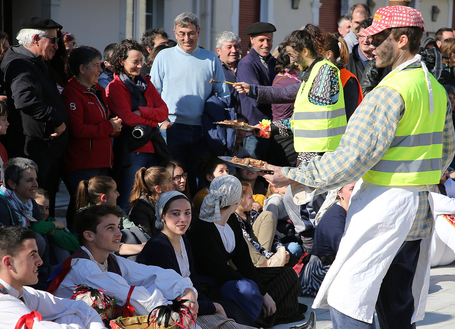 Des questions d’actualité, tel que le mouvement des Gilets jaunes, ont été abordées en euskara.©BOBEDME