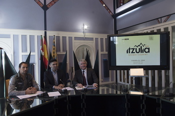 Horrillo, Serrano eta Eraso, 2019ko Itzuliaren ibilbidearen aurkezpenean. (Juan Carlos RUIZ/FOKU)