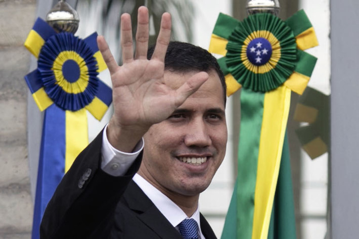 Juan Guaidó, recibido en Brasil. (Sergio LIMA/AFP)