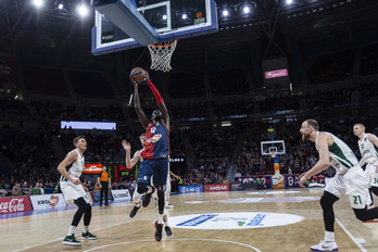 Diop entra a canaste (Endika PORTILLO /FOKU)