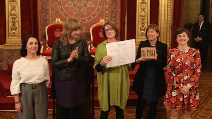 Entre del premio Berdinna a la Asociación Colectiva Alaiz. (GOBIERNO DE NAFARROA)
