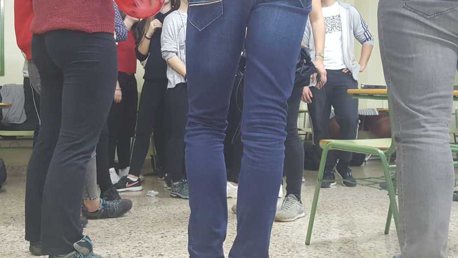 Burlatako Askatasuna institutuko ikasleak