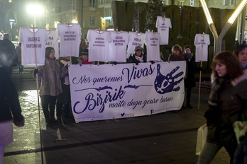 Concentración en Gasteiz contra la violencia machista. (Jaizki FONTANEDA / AFP)