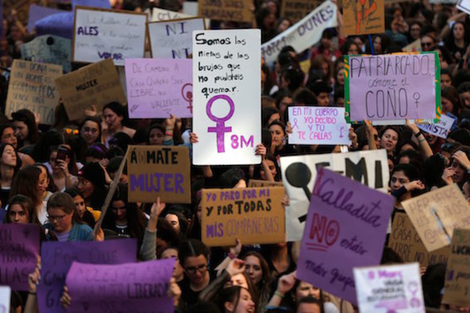 Marcha por las calles de Barcelona. (PAU BARRENA/AFP) Marcha por las calles de Barcelona. (PAU BARRENA/AFP)