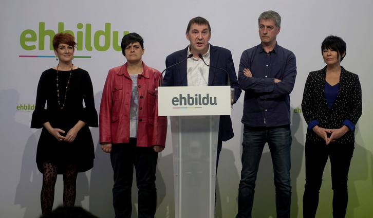 Representantes de EH Bildu comparecen tras la Mesa Política de hoy. (Andoni CANELLADA / FOKU)