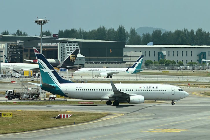 Un Boeing 737 Max, en el aeropuerto de Singapur. (Roslan RAHMAN / AFP)